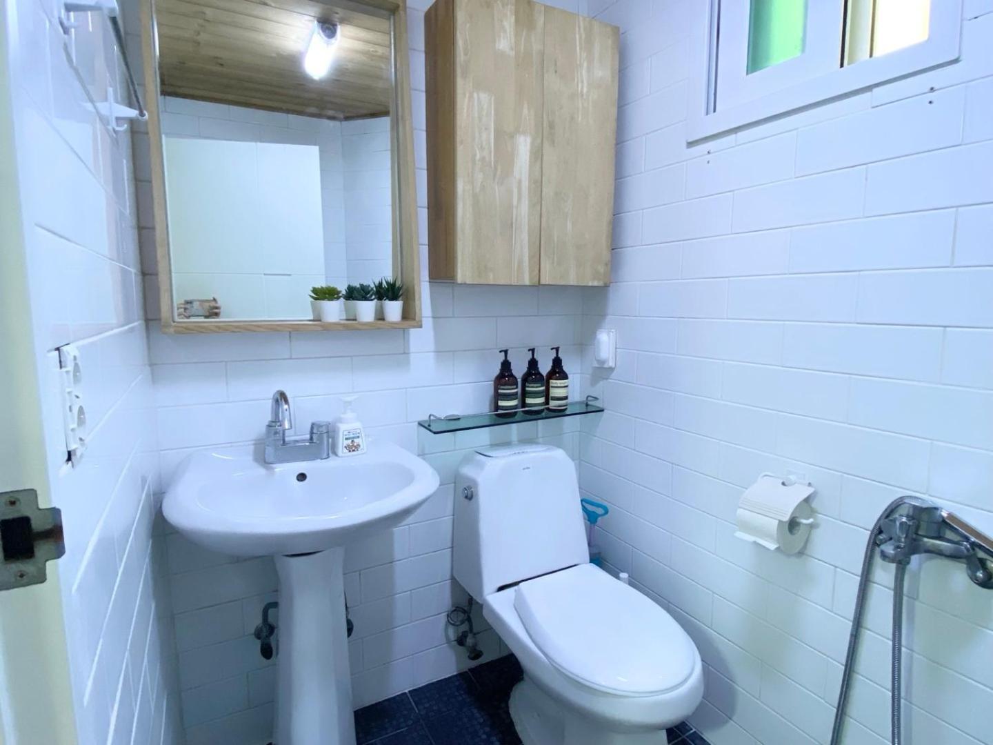 Hongdae Cozy42 Bed & Breakfast